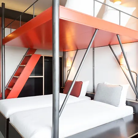 Volkshotel 3*