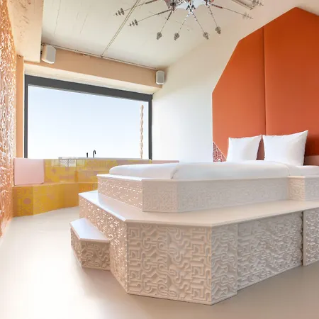 Volkshotel 3*