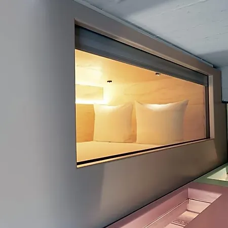 Volkshotel Hotel 3*