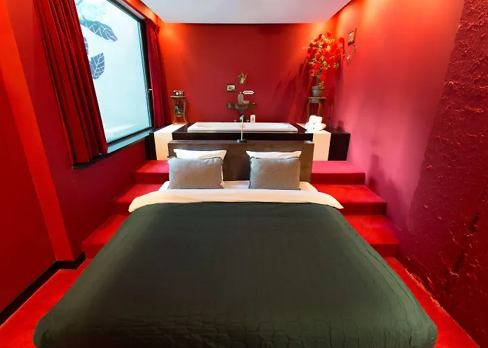 Volkshotel Hotel 3*